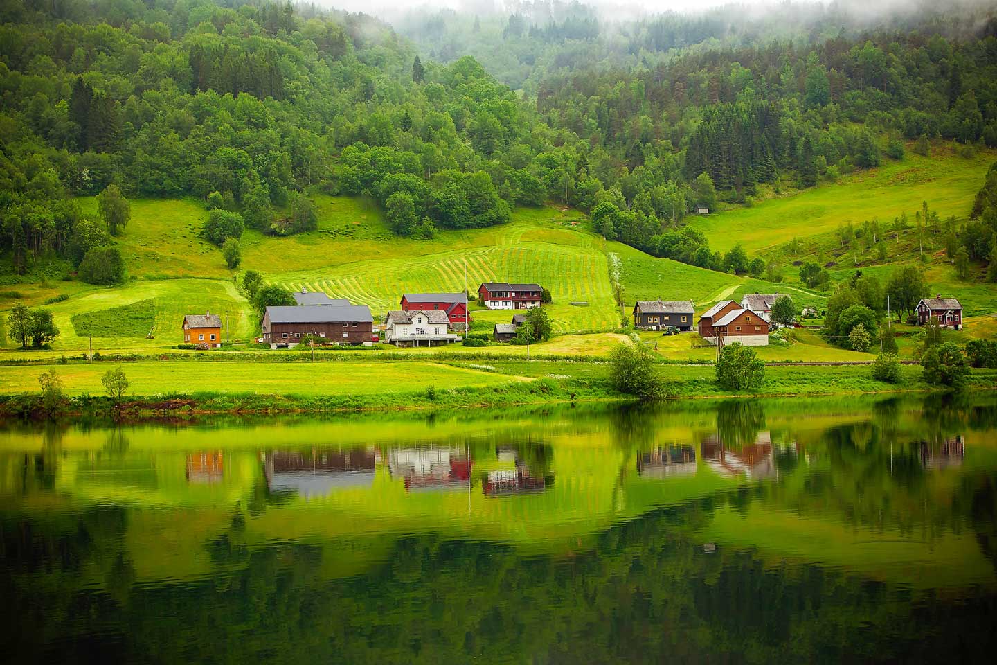 pastoral-lake